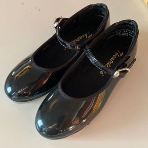 Size 9 toddler tap shoes